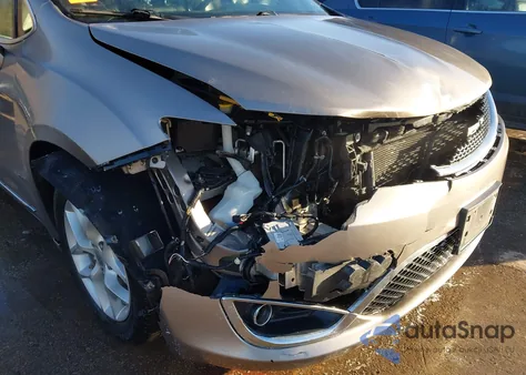 2018 Chrysler Pacifica Touring L z USA, uszkodzony, nr VIN 2C4RC1BG5JR270413